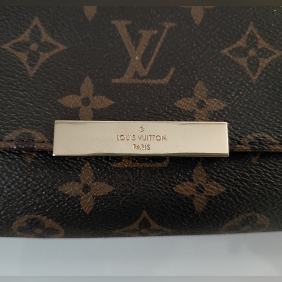 Louis Vuitton Brown Favorite MM Crossbody Bag - Picture 10 of 10